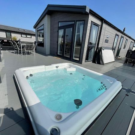 Indulgence Lakeside Lodge  Tattershall Eksteriør billede