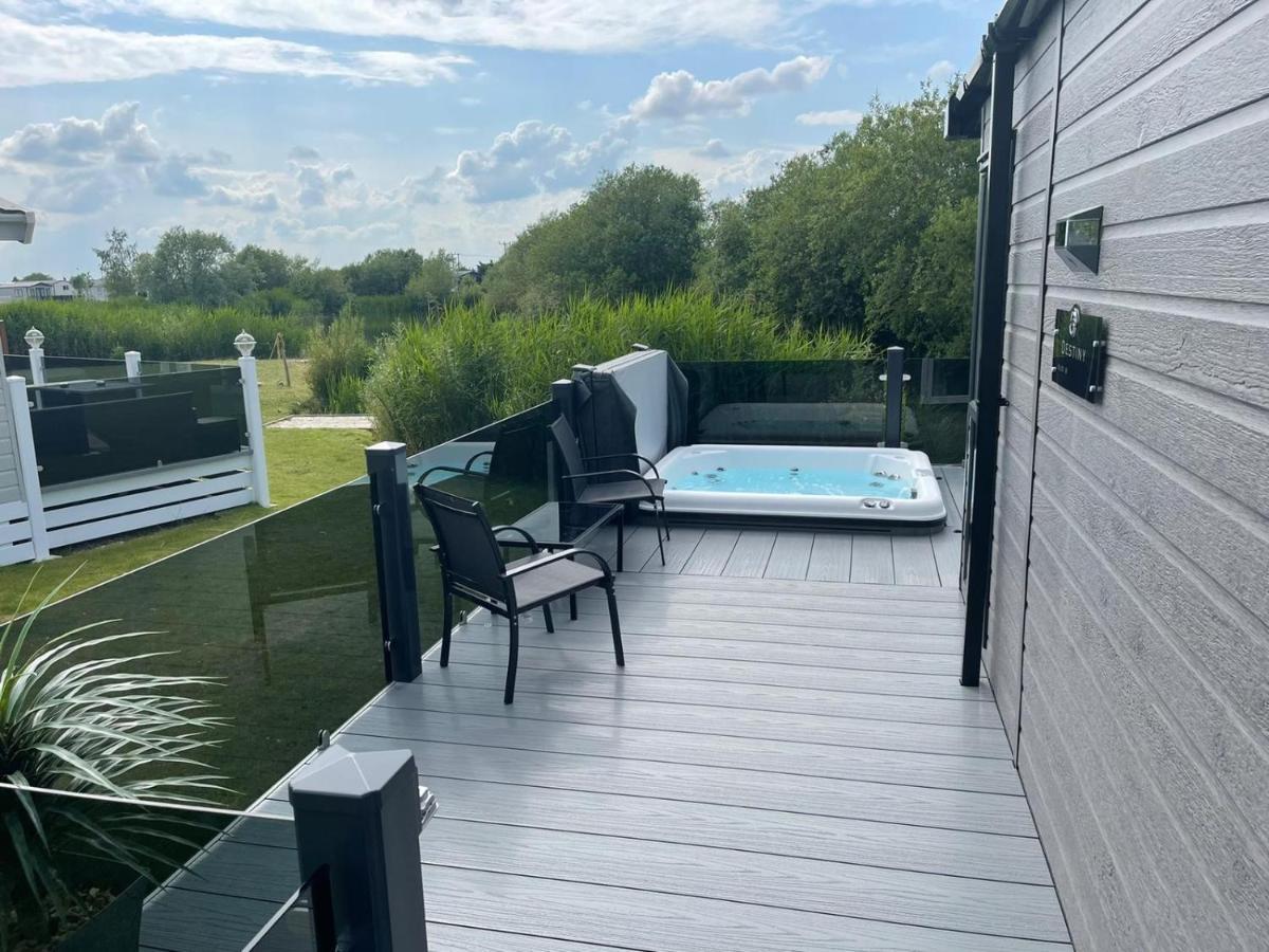Indulgence Lakeside Lodge  Tattershall Eksteriør billede